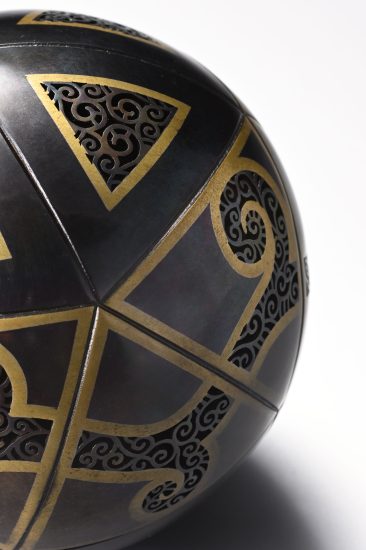 鉄接合せ銅・黄銅切嵌め透かし紋「音玉」 / Iron Hagiawase, Copper/Brass Kiribame Sukashi_mon "Otodama"
